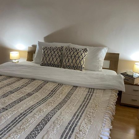 Sellada Apartament - Free Private Parking,Ac,Wi-Fi Carei Eksteriør bilde