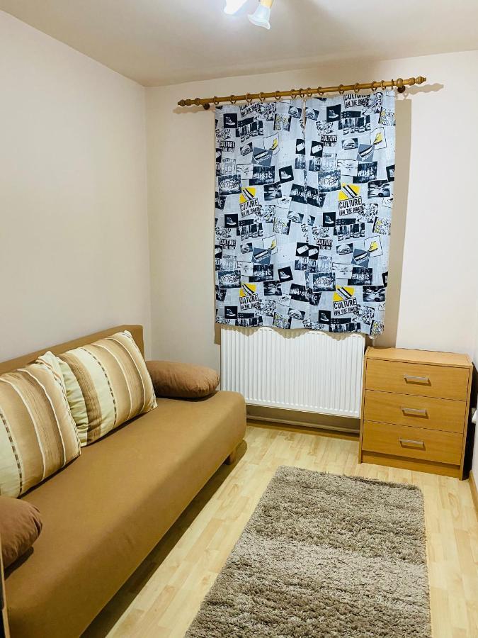 Sellada Apartament - Free Private Parking,Ac,Wi-Fi Carei Eksteriør bilde