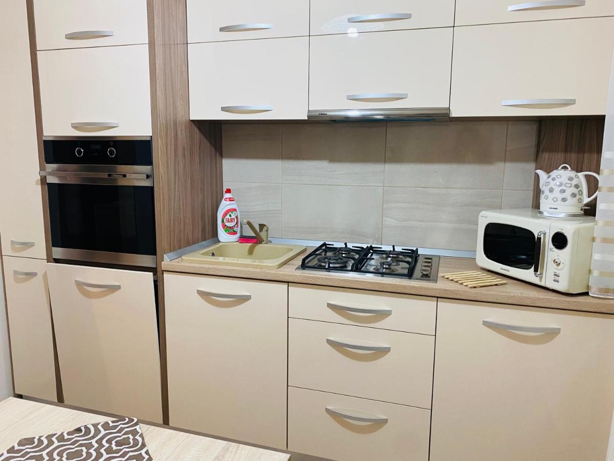 Sellada Apartament - Free Private Parking,Ac,Wi-Fi Carei Eksteriør bilde